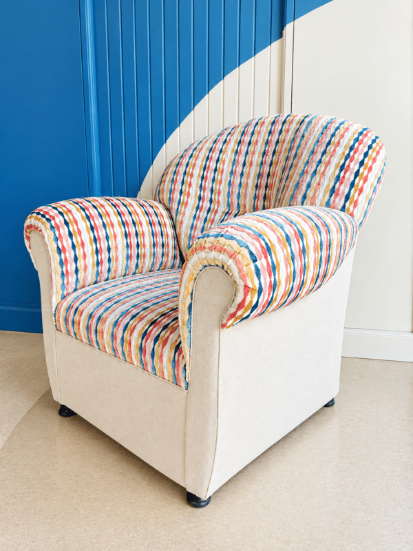 hibiscus pourpre fauteuil abily après